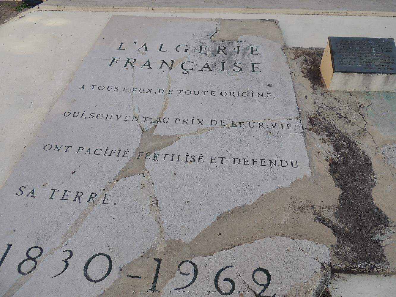 2018 07 05 A TOULON HOMMAGE AU MASSACRE DU 5 07 1962 A ORAN PAR MARCEL MORVAN (3).JPG -           